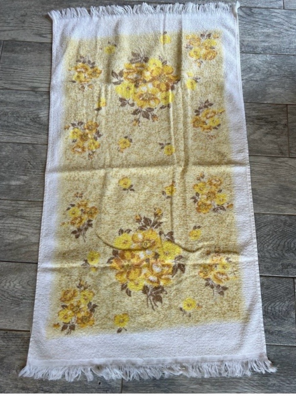 Retro Vintage Bath towel Floral Loop Yarn 100% Cotton Made In USA Yellow Fringe